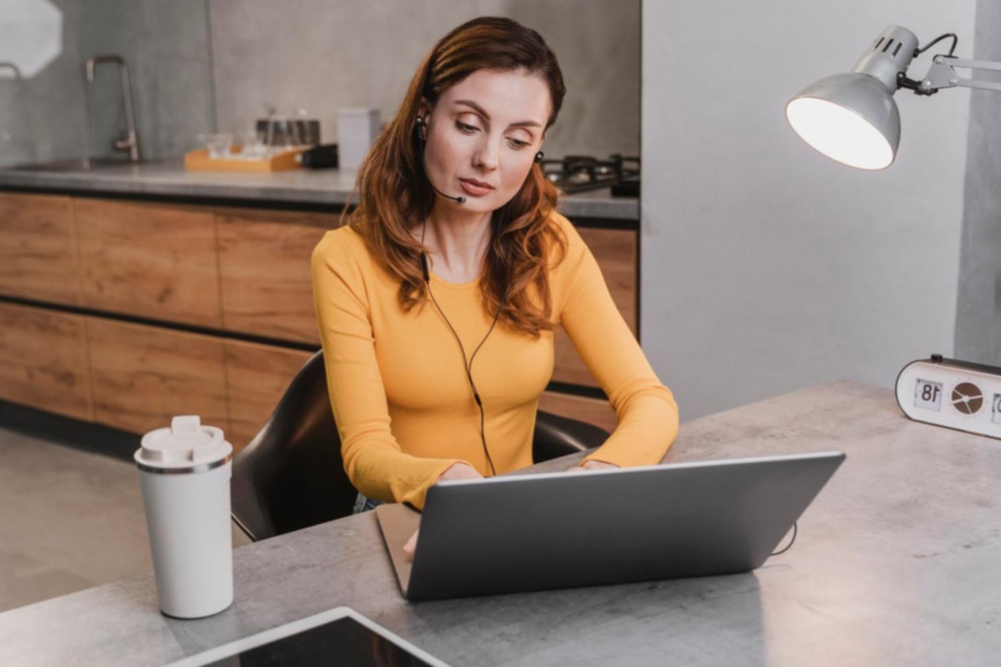 Nowoczesne biuro Progressex Systems z przestrzenią do pracy zespołowej