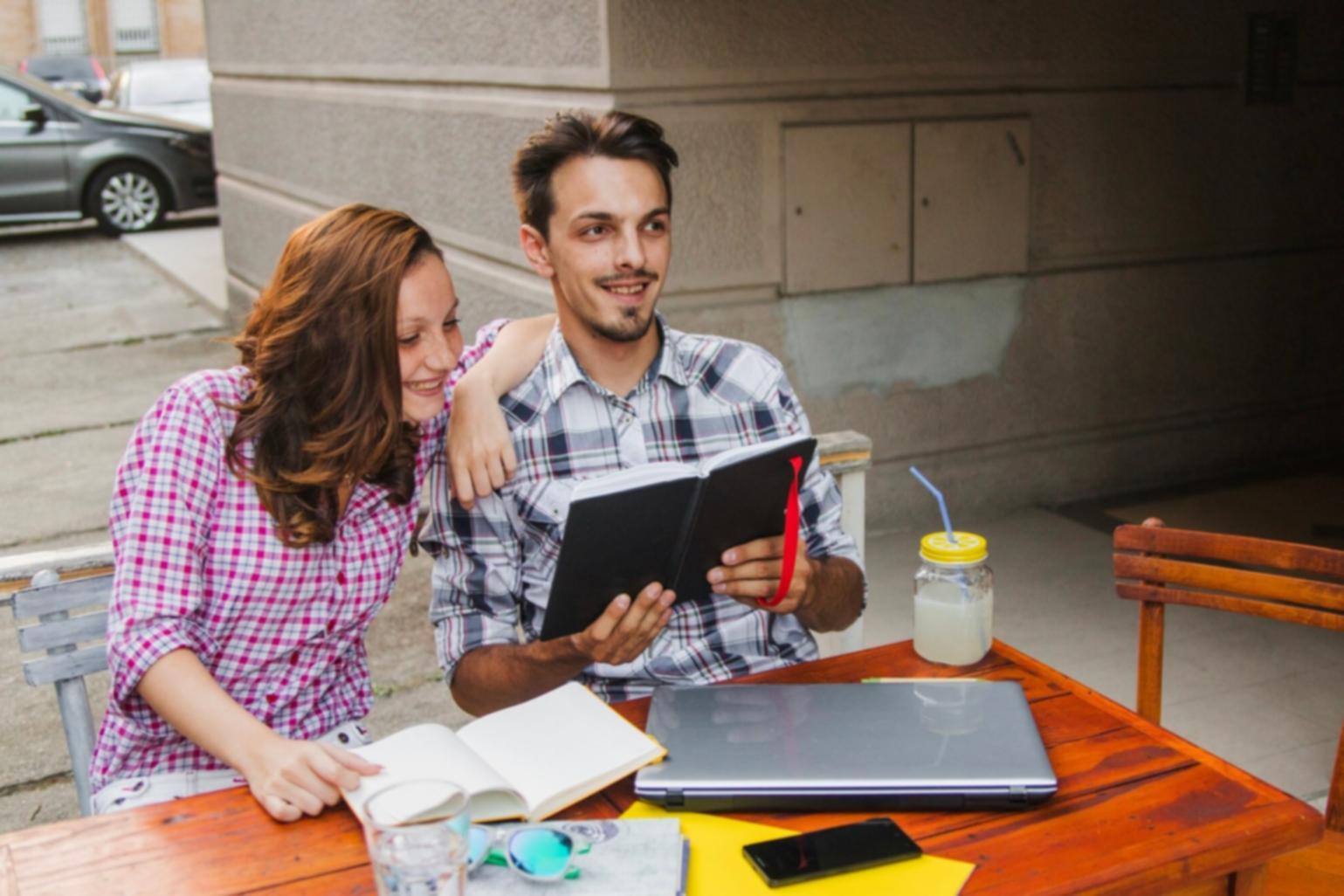 Uczestnicy podczas praktycznych ćwiczeń z zarządzania sprawami